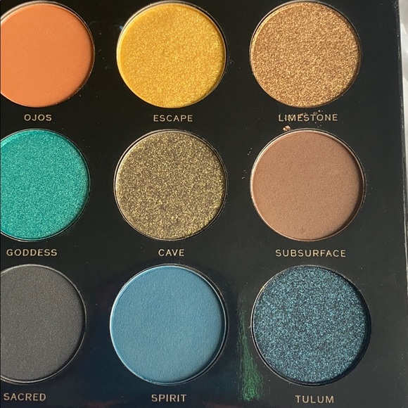 Hipdot Eyeshadow Pallette - Picture 4 of 5